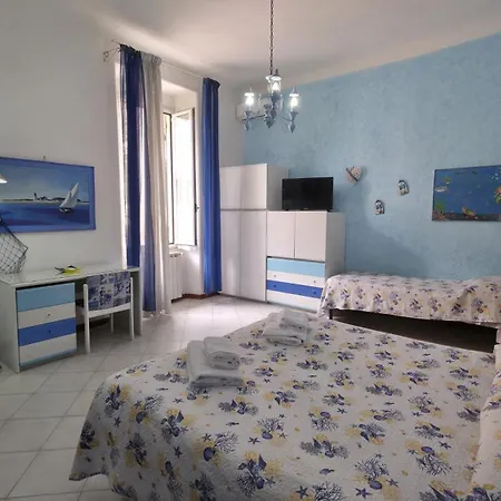 La Maison Des Caprices_ _stazione_5terre